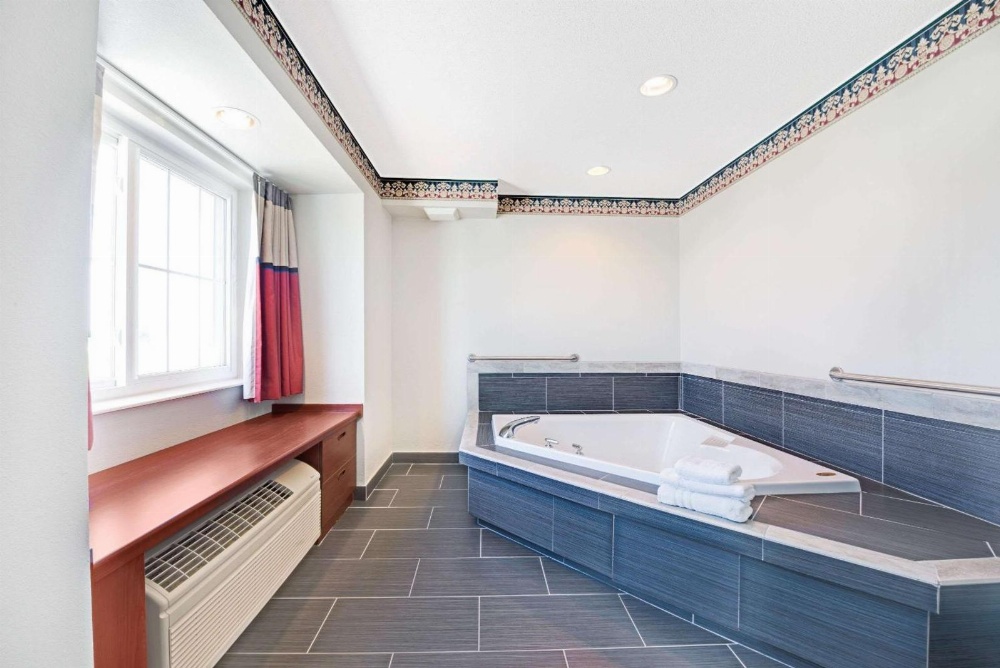 Microtel Inn & Suites By Wyndham Urbandale/Des Moines Main image